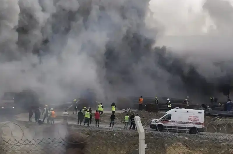 Esenyurt'ta İşçi Konteynerlerinde Yangın: Sebepleri ve Son Gelişmeler