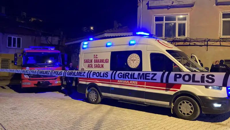Yaşlı Adam Evinde Gizemli Bir Yangında Hayatını Kaybetti