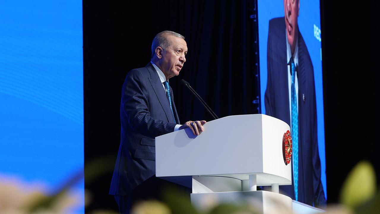 ** Cumhurbaşkanı Erdoğan'dan müjde: 1381 engelli öğretmen atanacak

**