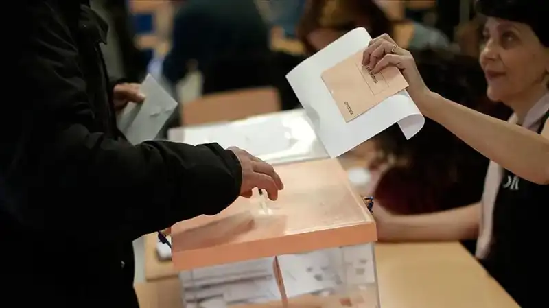 İspanya'da Sosyalist Partinin İkinci Seçim Hezimetinin Ardından Neler Olacak?