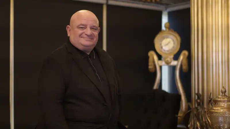 Moiz Mitrani: Tekstilden Finansa Uzanan Uluslararası Başarı Hikayesi