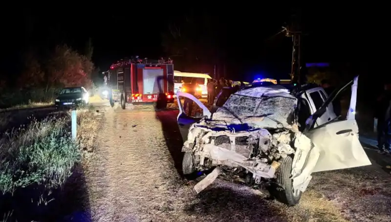 Ciple Traktör Çarpıştı: 5 Kişi Yaralandı, Olay Yerinde Panik Hakimdi