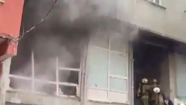 İstanbul'da Beş Katlı İş Yerinde Yangın: Panik ve Kurtarma Operasyonu