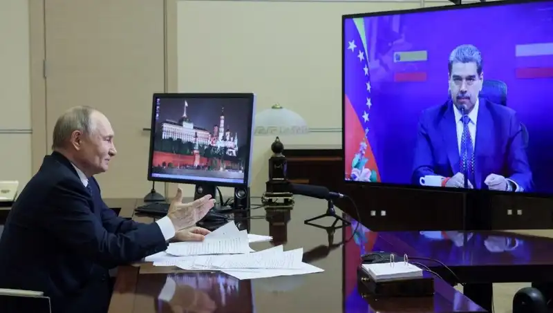 Putin ve Maduro'dan Tarihi Görüşme: 9 Mayıs Daveti