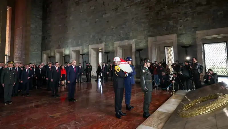 Devlet Erkanı Anıtkabir'de: Gönüller Bir Oldu, Hatıralar Tazelendi