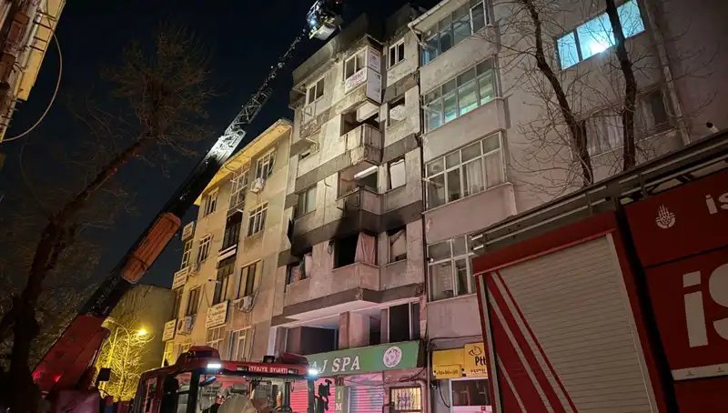 Kartal’da Metruk Bina Yangını: Mahallede Panik Havası Hakim Oldu