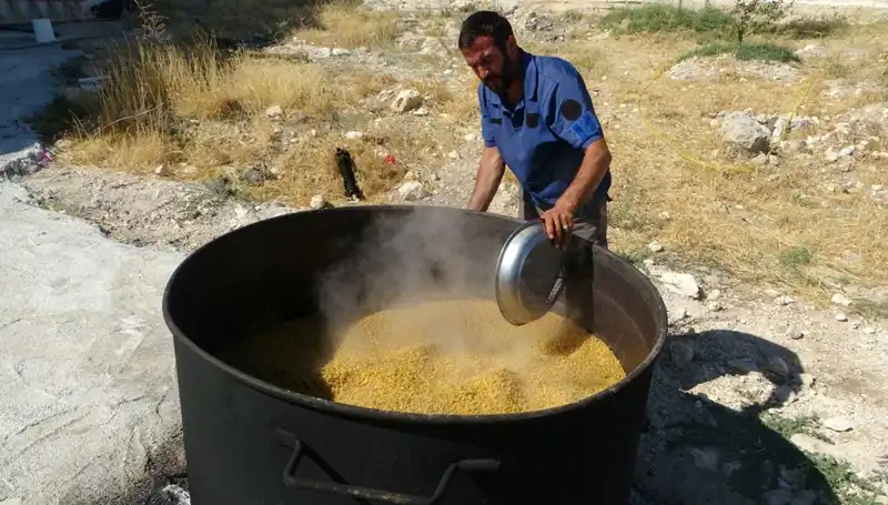 Her Yıl Geleneksel Ağustos Festivali: Kazanlar Kaynamaya Başladı!