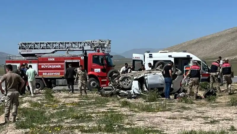 Van’da Faciaya Yol Açan Kazada 4 Kişi Hayatını Kaybetti, 2 Yaralı