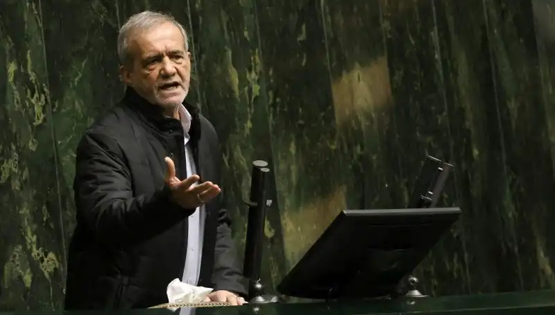 İran Cumhurbaşkanı Yardımcısı'nın Lüks Tatili Krizi Tırmandırdı