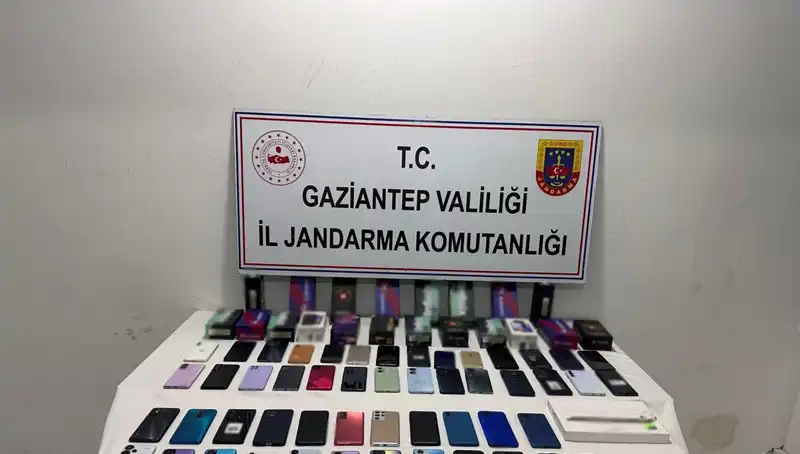 Gaziantep'te Kaçak Telefon Operasyonu: 2 Milyon TL'lik Ele Geçirme!