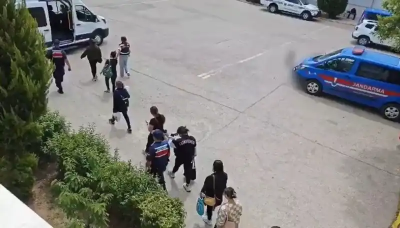 Tayland'da Kadınlara Çalışma İzniyle Fuhuş Yaptırma Yöntemi: Skandal!