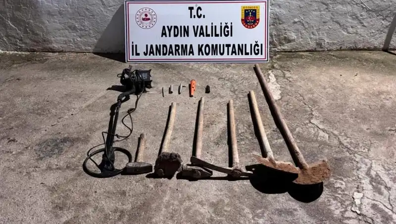 Aydın’da Kaçak Kazı Yapan 5 Kişi Suçüstü Yakalandı!