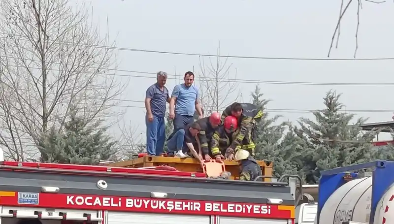 Tehlikeli Madde Taşıyan TIR Tankına Düşen Şoförün Durumu Ciddiyetini Koruyor