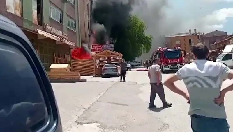 Ankara'da İş Yerlerini Saran Yangın: Güvenlik Alarmı!