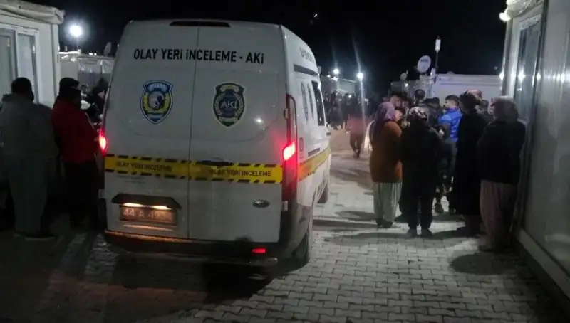 Husumet Yüzünden Patlak Veren Kavga Sokakları Kan Gölüne Çevirdi