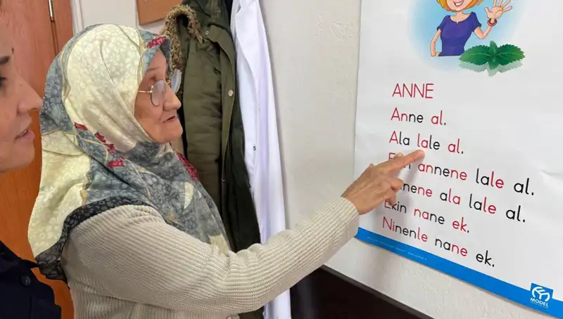 65 Yaşındaki Ayşe Teyze'nin Okuma Yazma Serüveni