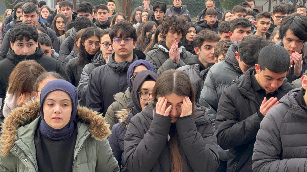 Okuldaki Yangın Faciasında Hayatını Kaybeden Öğrenciler Unutulmadı