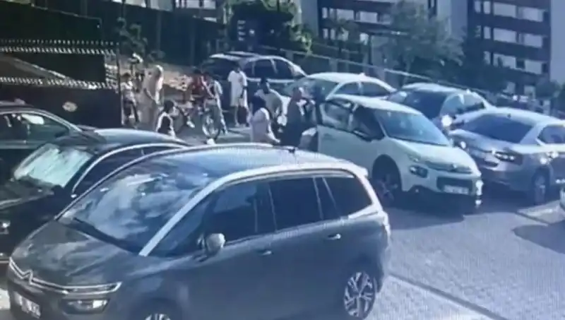 Eşi ve Yakınlarını Araba ile Ezdi: Korkunç Olayın Ardındaki Sebepler