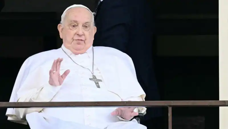 Papa Francis Hastaneden İlk Görüntülerini Paylaştı: Sağlık Durumu Güncellendi