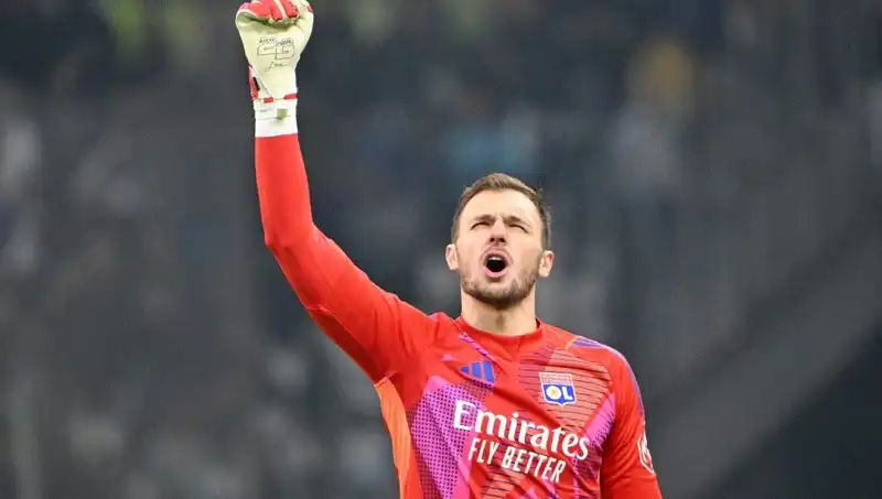 1 Mart 2025'te Spor Gündemi: Beşiktaş, Fenerbahçe, Galatasaray ve Trabzonspor'un Transfer Haberleri