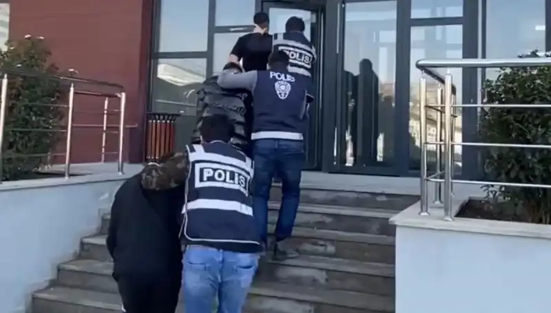 Korsan Taksi Tuzağında Dehşet Veren Gasp Olayı!