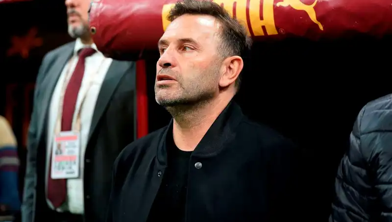 Galatasaray'da Okan Buruk'tan Beklenmedik Tek Değişiklik