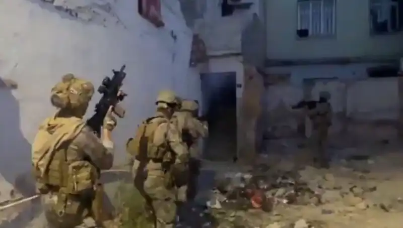 Uyuşturucu Operasyonu Türkiye Genelinde 2 Bin 311 Şüpheliyi Yakaladı