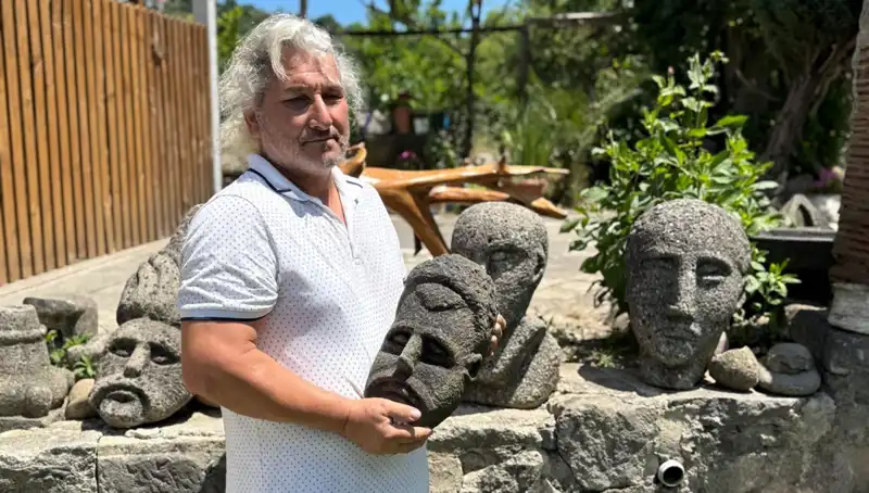 3 Günde Tarihi Eser Gibi Görünen Sanat Eserleri Yaratıyor: Satmayı Düşünmüyor