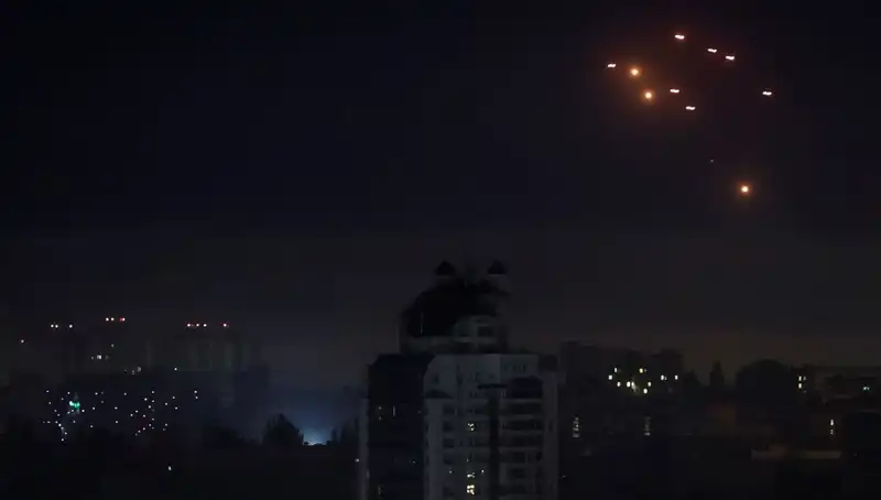 Rusya’nın Kiev’e Yönelik Hava Saldırıları ve Sumi’deki Tahliyeler Nedenini Araştırıyoruz