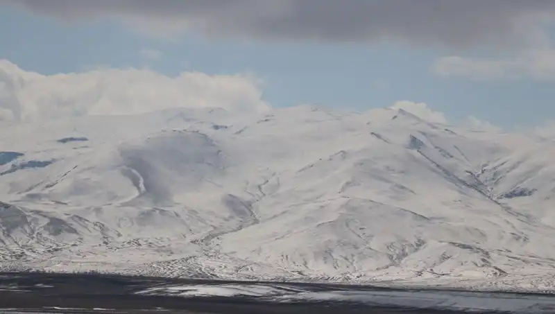 4 İlde Kar Yağışı ve Soğuk Hava Alarmı: Kışın Gücü Hissi