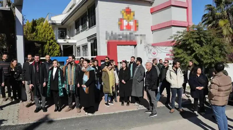 Karne Günü Velilere Şok! Öğretmenler ve Öğrenciler Gözyaşlarına Boğuldu