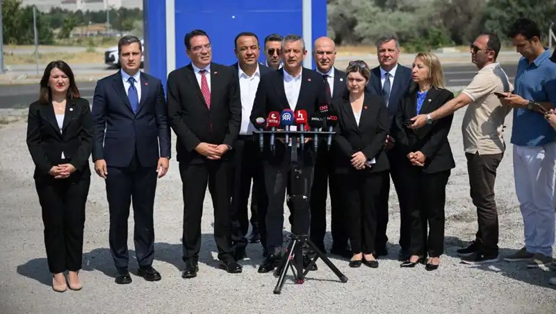 Özgür Özel TUSAŞ’ı Ziyaret Etti: Geleceğin Gücü Yerli Savunma Sanayisi