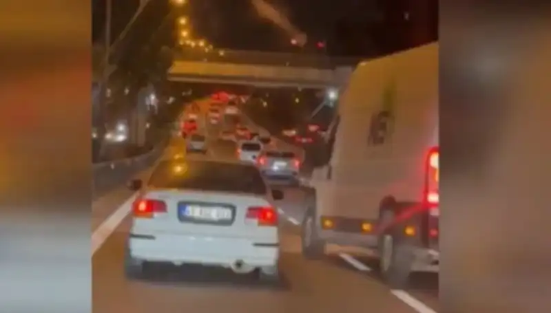 Tuzla’da Makas Terörü Dehşeti: Çarpıp Kaçan Sürücü Yakalandı!