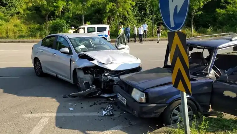 Görele'de Faciaya Yol Açan Kaza: Araç Camından Fırladı!
