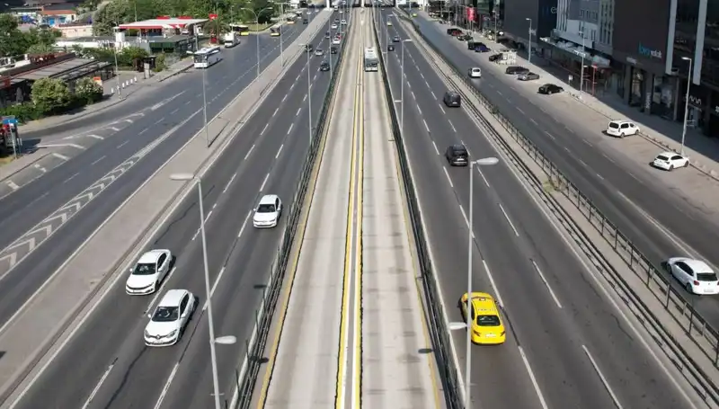 İstanbul'da Bayramda Yollar Neden Boş Kaldı? Şehirdeki Değişim Sakinliğe Neden Oldu
