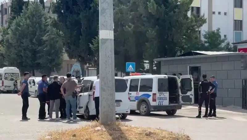Adliye Önünde İki Aile Arasında Büyüyen Kavga: 5 Yaralı, 7 Gözaltı