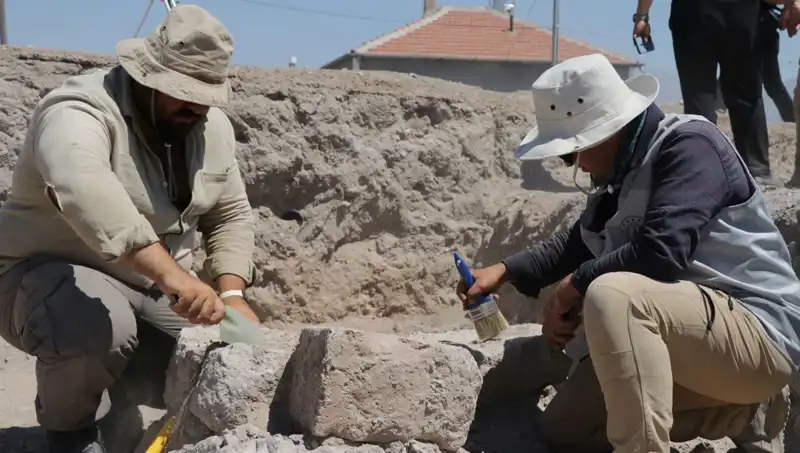 İç Anadolu'daki Tarihi Mozaik Kazısında Şaşırtan Keşifler ortaya çıktı