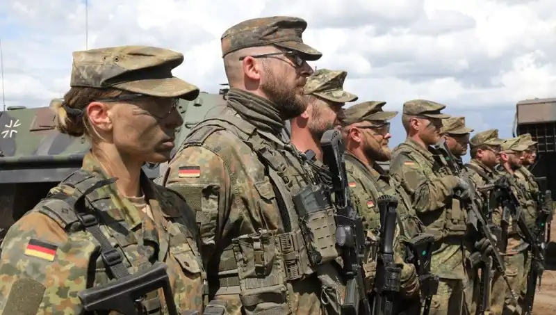 Almanya, Rusya'nın Sınırına Asker Gönderme Kararı Aldı