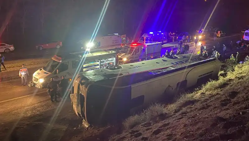 İşçi Servisi Kaza Yaptı: 23 Yaralı, Hayat Kurtarma Mücadelesi Başladı