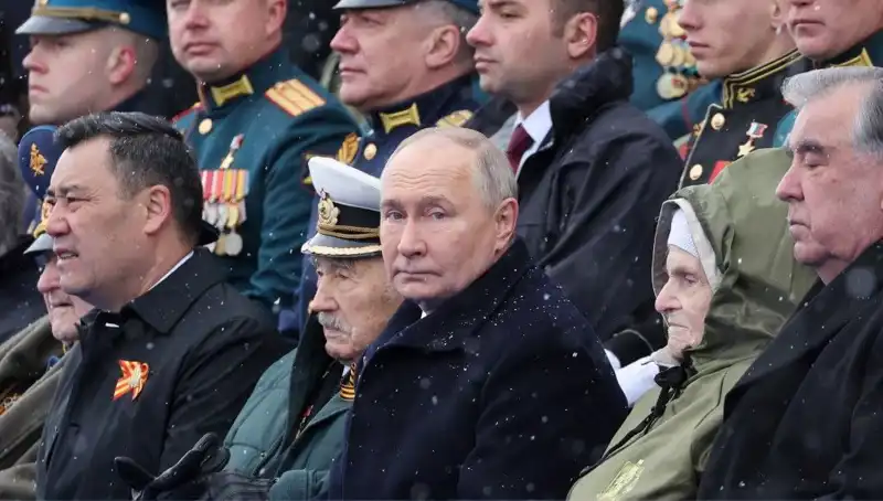 Rus Ordusu Büyüyor: Putin'in Askersel Güçlendirme Çağrısı