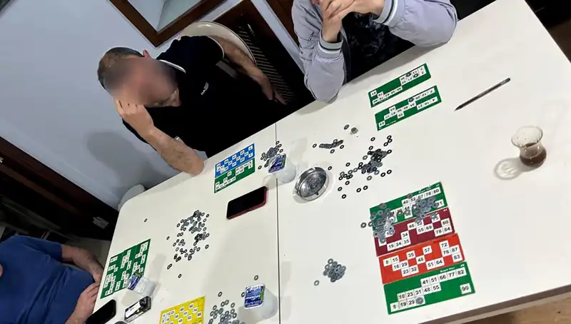 TikTok Canlı Yayınında Şok Baskın: 22 Kişi Suçüstü Yakalandı