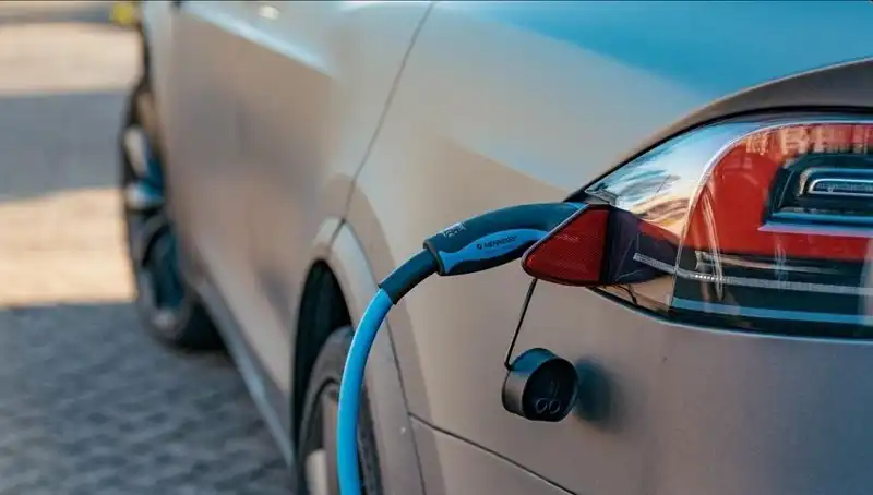 Elektrikli Araç Satışlarında Düşüş İşaretleri: Tüketiciler Neden Tereddüt Ediyor?