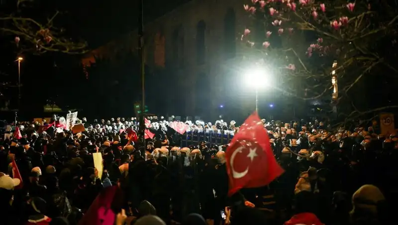 Gösterilerde Tutuklanan Gazetecilerin Tahliyesi: Sıcak Gelişmeler